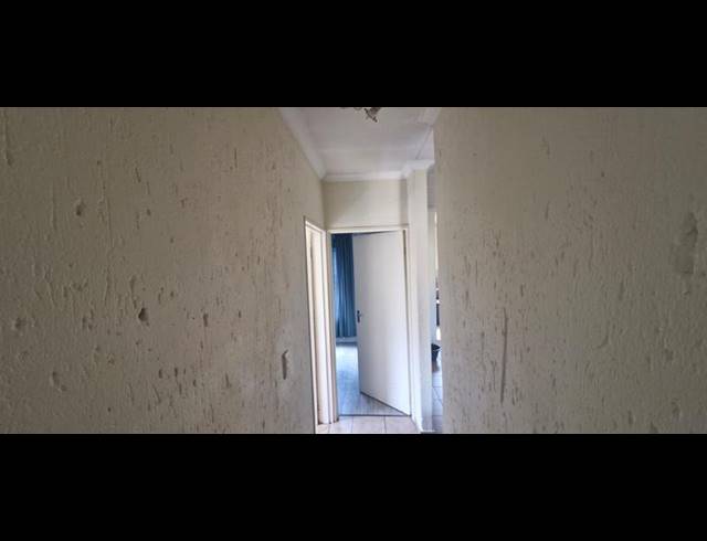 2 BEDROOM TOWNHOUSE FOR SALE IN HEUWELSIG ESTATE